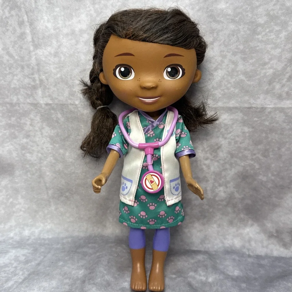 Disney Junior Doc McStuffins My Friend Pet Vet Doc‎ Doll Rare Sings Talks 2015